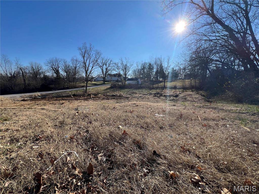 274 E 2nd ST, Moscow Mills, MO 63362
