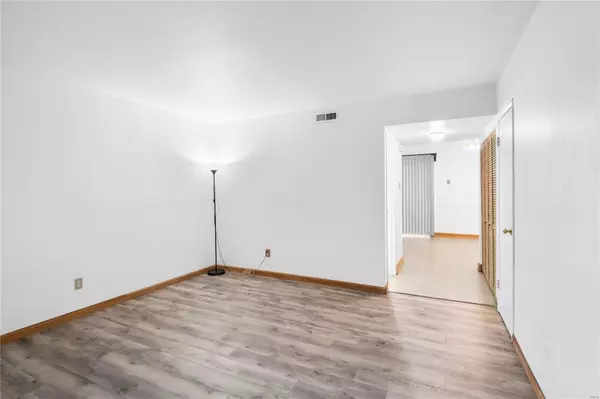 St Louis, MO 63125,4277 Burnett Walk