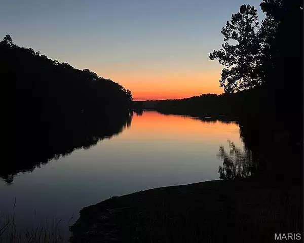 8 Woodland Lakes, Sullivan, MO 63080