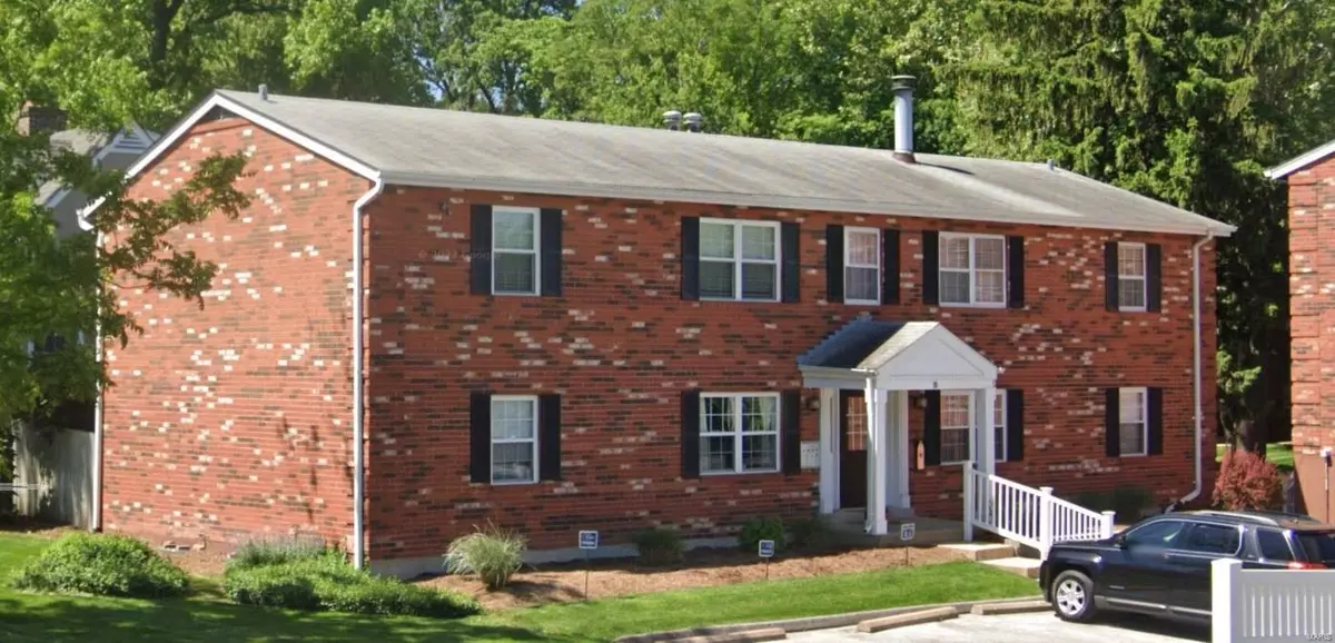 Kirkwood, MO 63122,1041 N Clay AVE #17