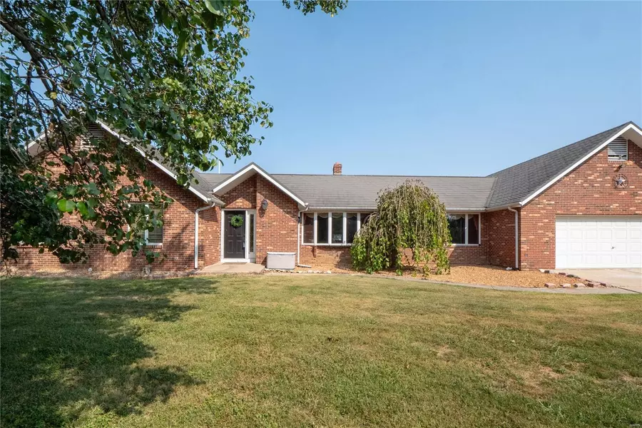 7349 Wirth RD, Millstadt, IL 62260