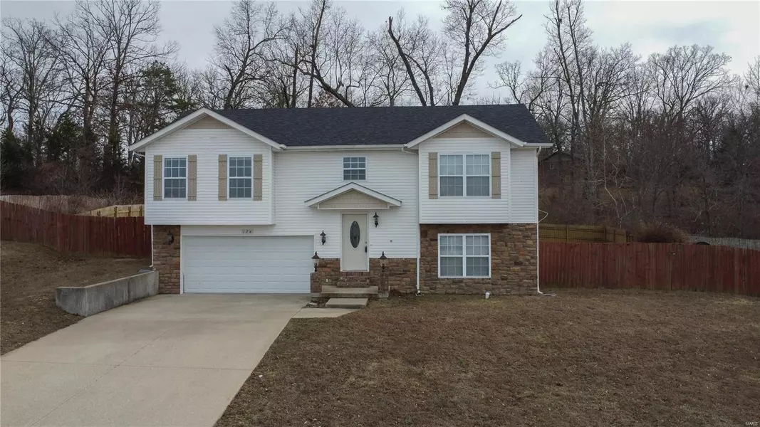 124 Lyle Curtis CIR, Waynesville, MO 65583