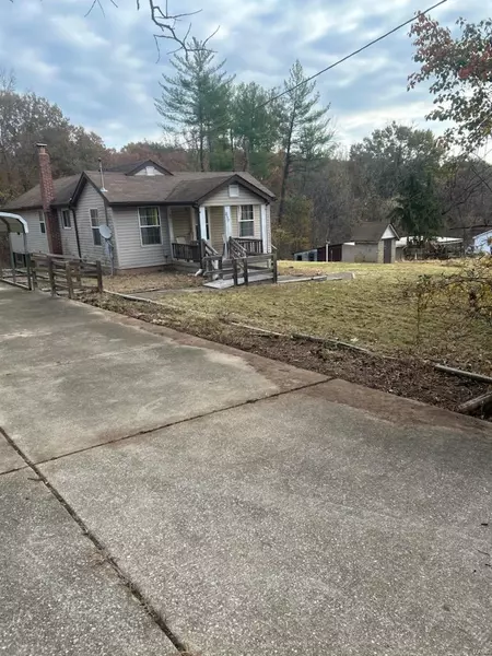 2117 Virginia Mines RD, St Clair, MO 63077