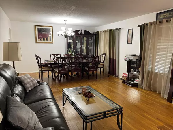 St Louis, MO 63137,1146 Foxlair DR