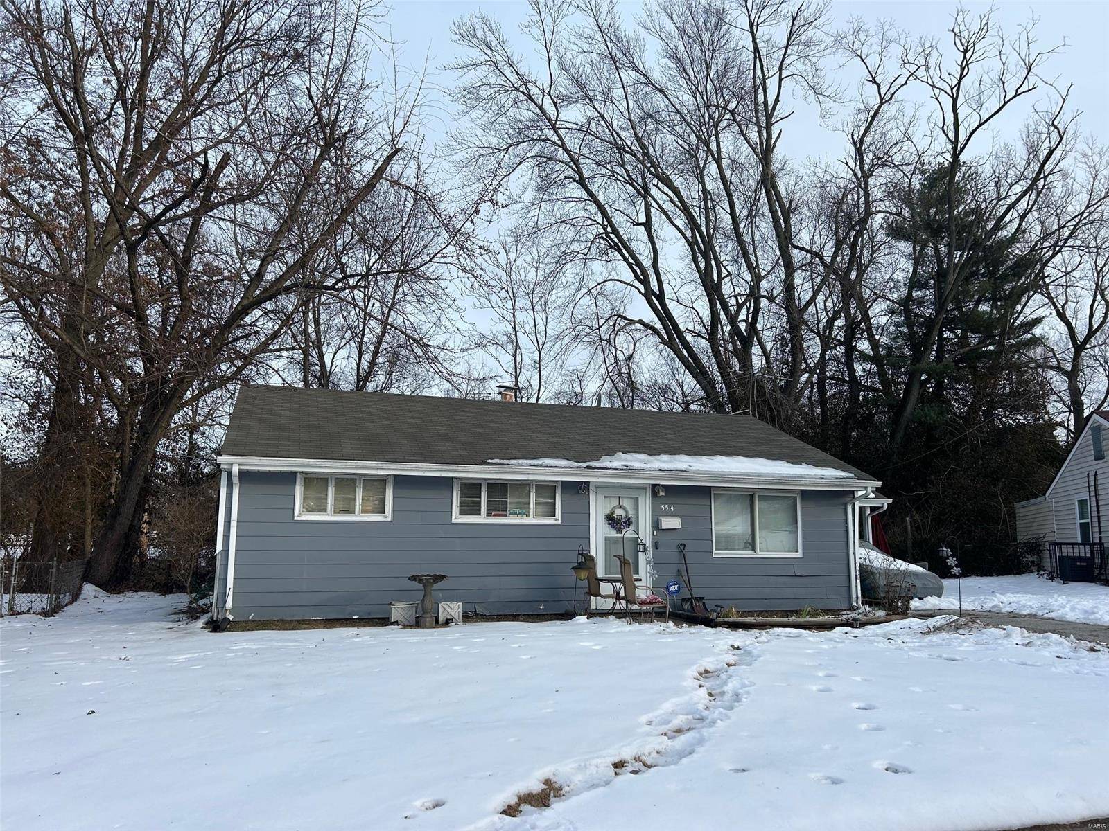 5514 Winchelsea DR, St Louis, MO 63121