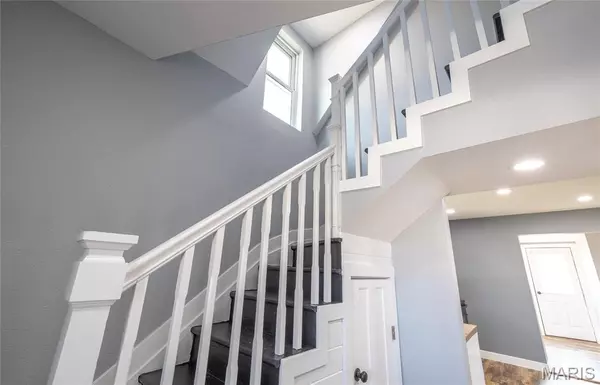 St James, MO 65559,120 E Charles ST