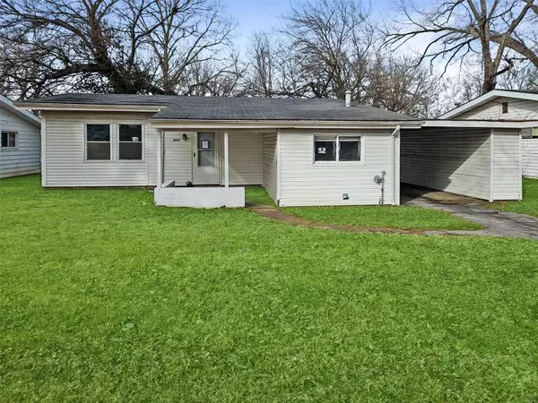 6825 Saint Olaf DR, St Louis, MO 63134