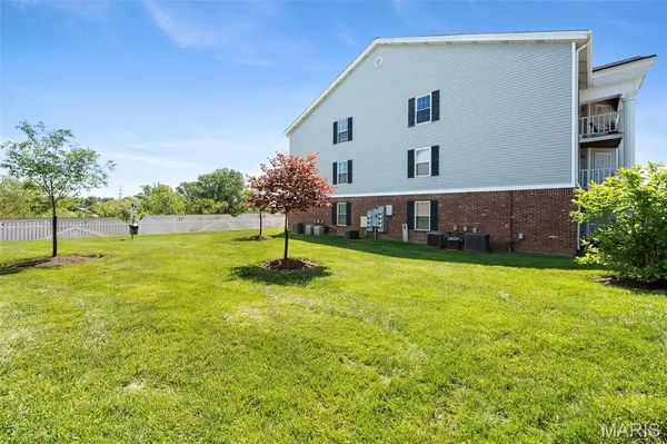 Chesterfield, MO 63017,1247 Creve Coeur Crossing LN #J