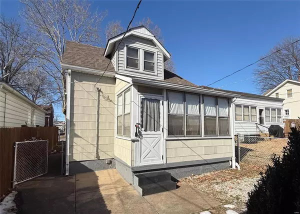 St Louis, MO 63125,926 Regina AVE
