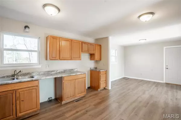 Ellsinore, MO 63937,20 W Broadway