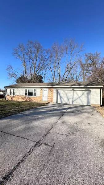 1215 Cove LN, St Louis, MO 63138