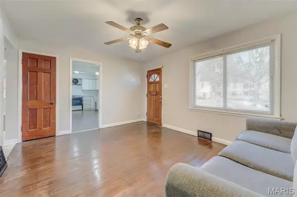 St Louis, MO 63136,5736 Gaylord DR
