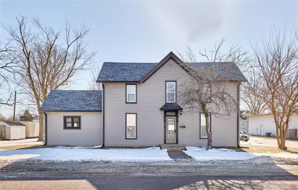 6 E Church ST, Bowling Green, MO 63334