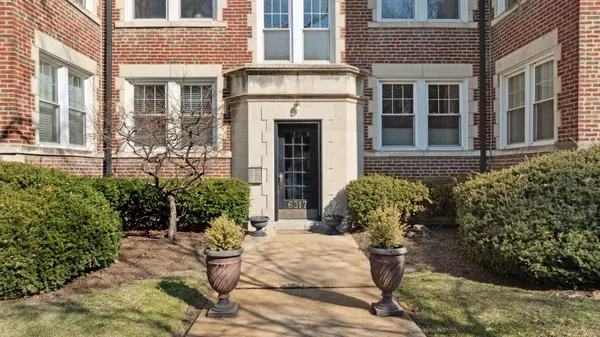 Clayton, MO 63105,6317 Southwood AVE #2W