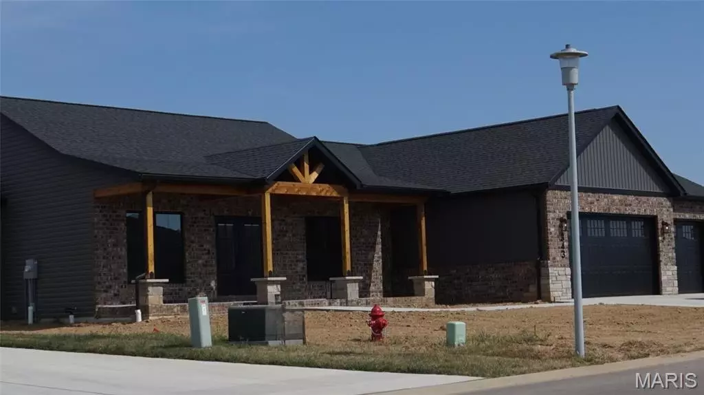 343 Jenny CT, Waterloo, IL 62298