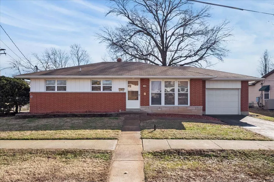 128 N 5th ST, Dupo, IL 62239