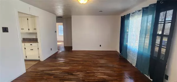 Salem, MO 65560,807 E Ellis ST