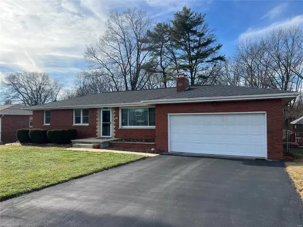 Godfrey, IL 62035,5110 Clara DR