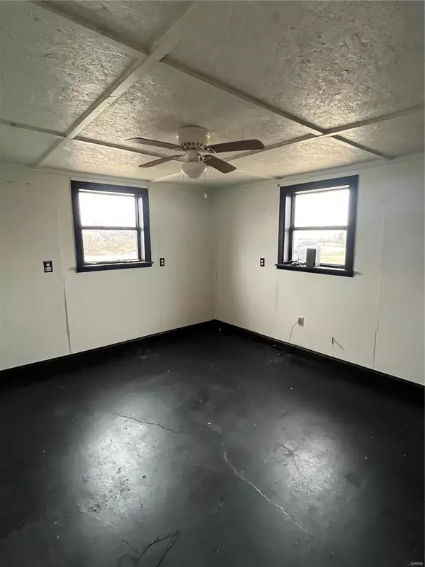 Arbyrd, MO 63829,109 S. Elm