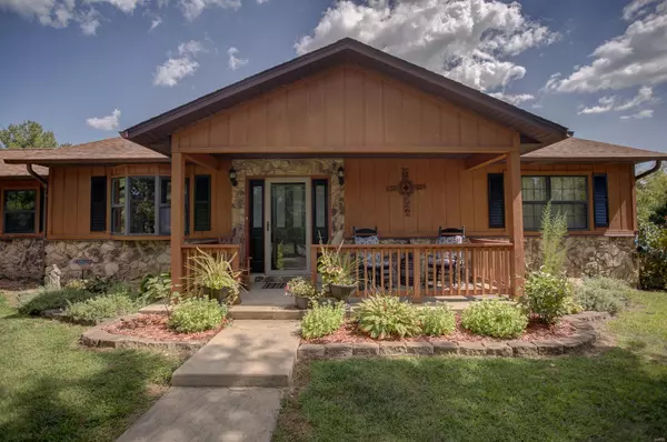 Belleville, IL 62223,100 Pecan LN