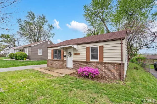 St Louis, MO 63114,9432 Minerva AVE