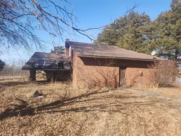 2122 N Market ST, Sparta, IL 62286