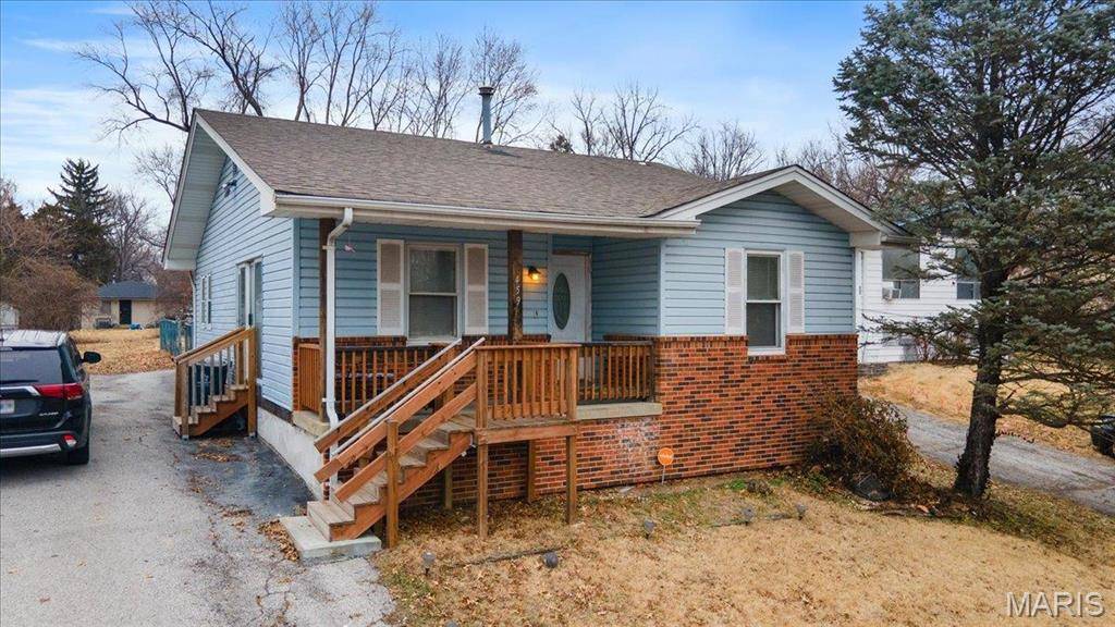 459 Bluff DR, St Louis, MO 63137