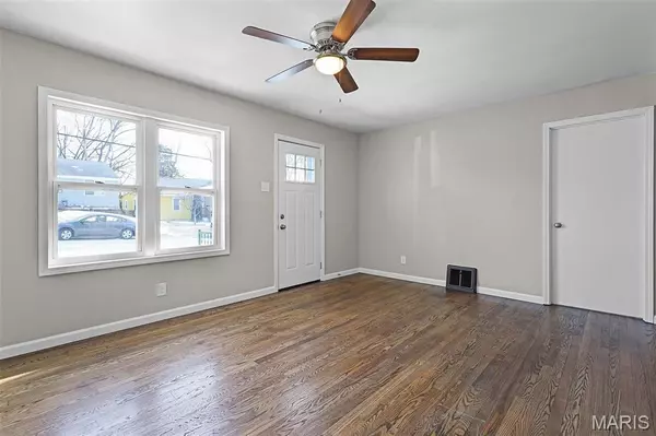 St Louis, MO 63114,3229 Suncrest AVE