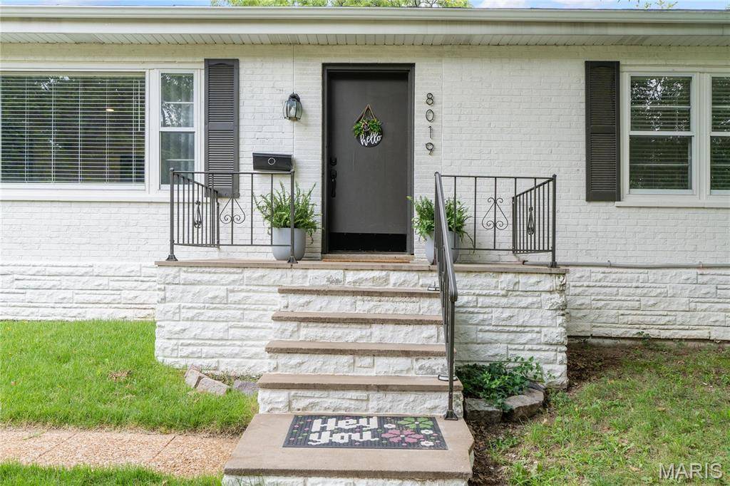 8019 Gramond DR, St Louis, MO 63123
