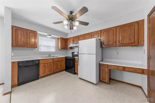 Florissant, MO 63031,668 Rosetta DR