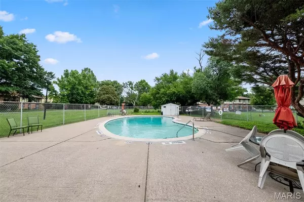 Florissant, MO 63031,668 Rosetta DR