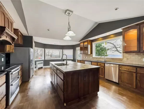 Camdenton, MO 65020,304 Bumper Hill RD