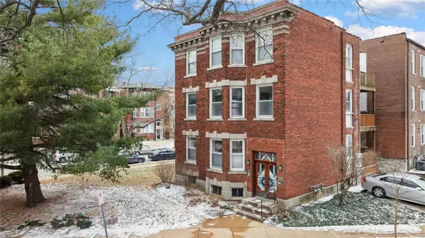 5900 Nina PL #2, St Louis, MO 63112