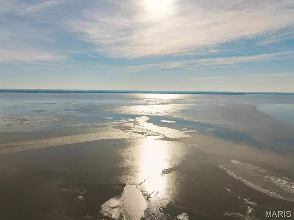 Carlyle, IL 62231,19508 Timber