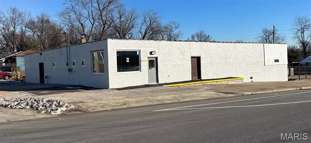 8515 Airport RD, Berkeley, MO 63134