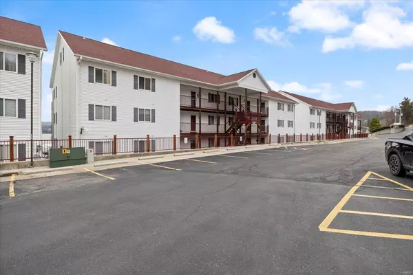 600 Clearwater DR #3A, Camdenton, MO 65020