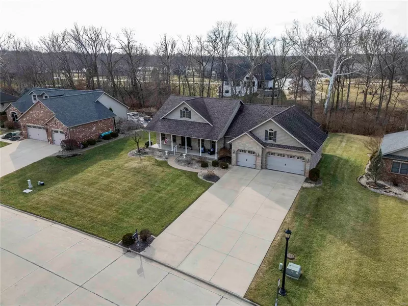 60 Liberty LN, Highland, IL 62249