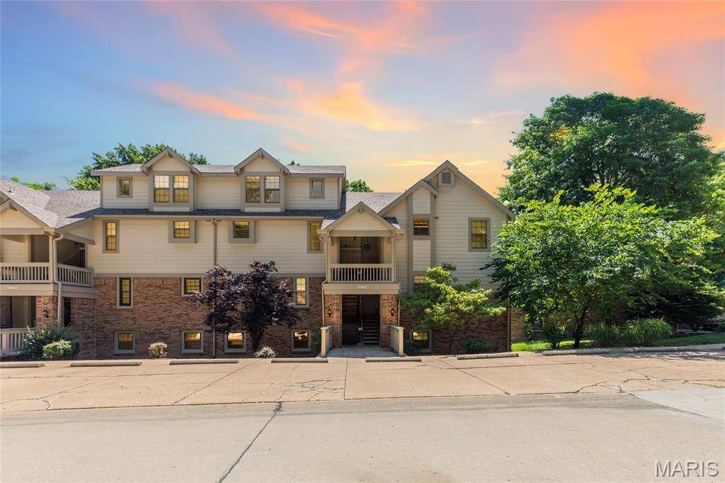 12952 Bryce Canyon DR #E, Maryland Heights, MO 63043