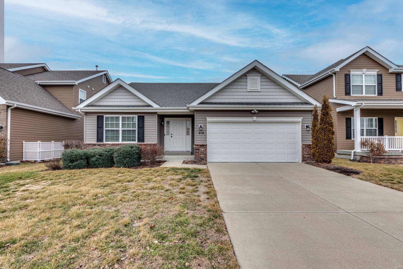 3473 Charlestowne Crossing DR, St Charles, MO 63301