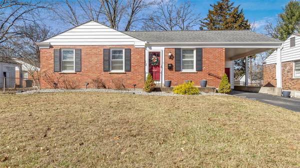 22 Chestnut Hill Lane,  St Louis,  MO 63119