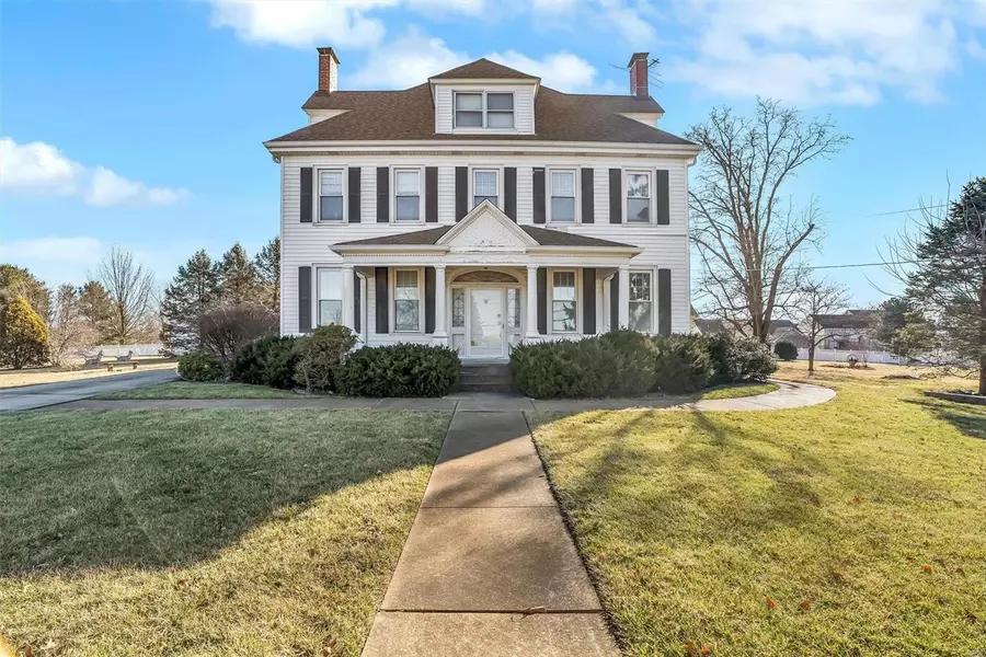 6550 Christopher DR, St Louis, MO 63129