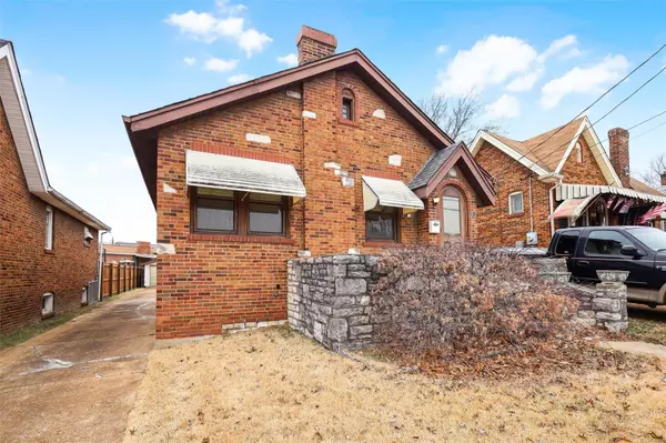 St Louis, MO 63125,1513 Telegraph RD