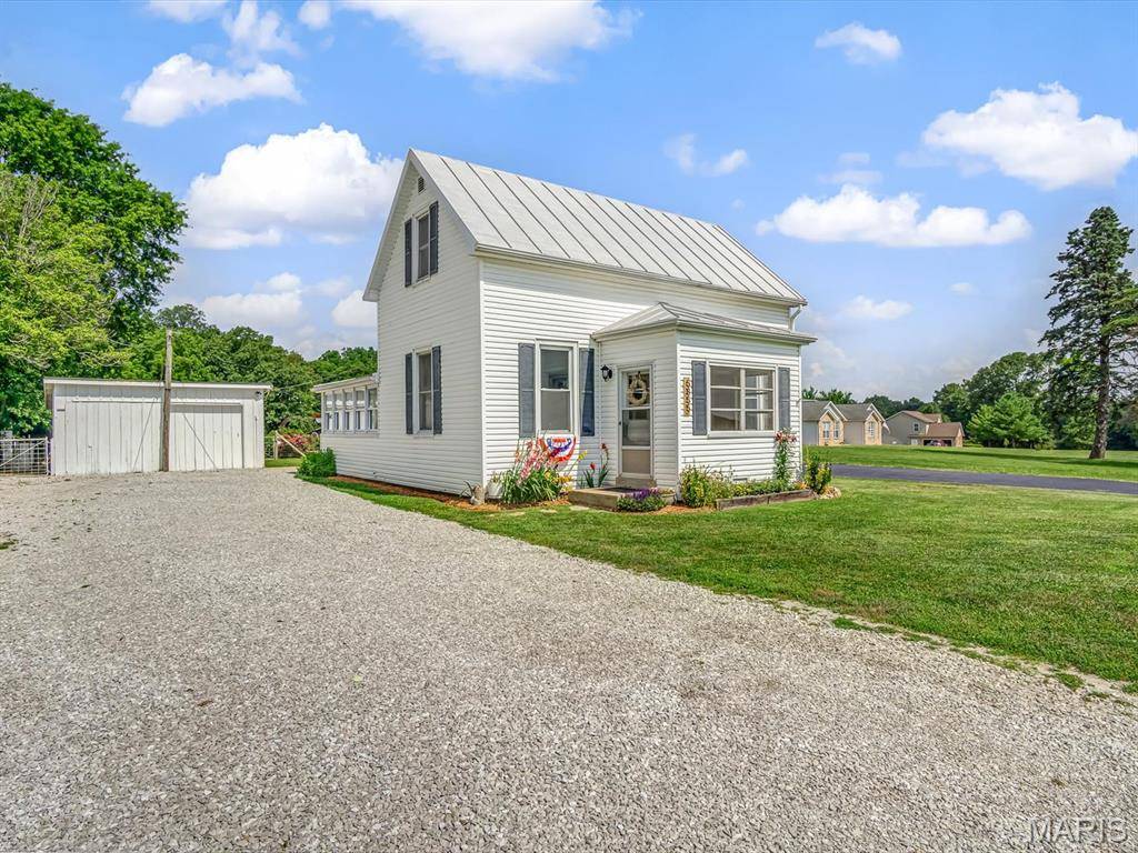 5855 Maeystown RD, Waterloo, IL 62298