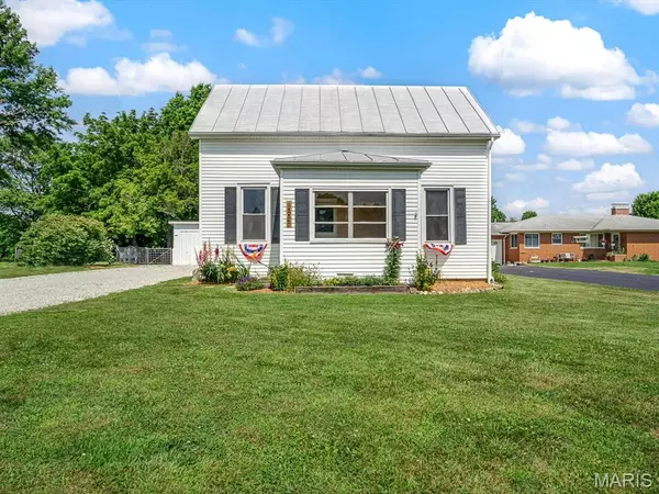Waterloo, IL 62298,5855 Maeystown RD