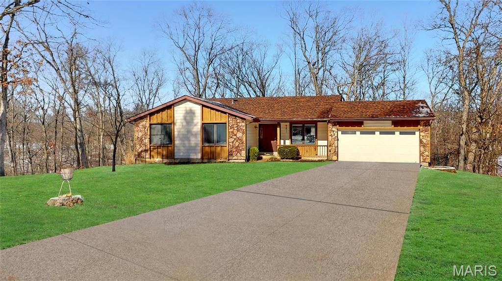 5 Wilderness LN, Defiance, MO 63341