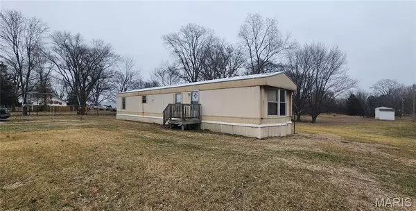 5208 Walsh RD, Walsh, IL 62297