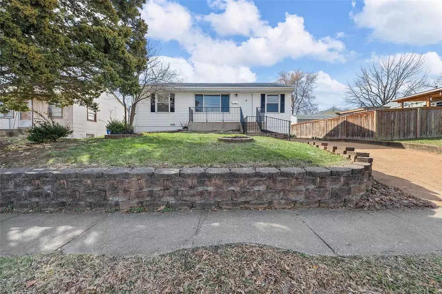 10076 Baltimore AVE, St Ann, MO 63074