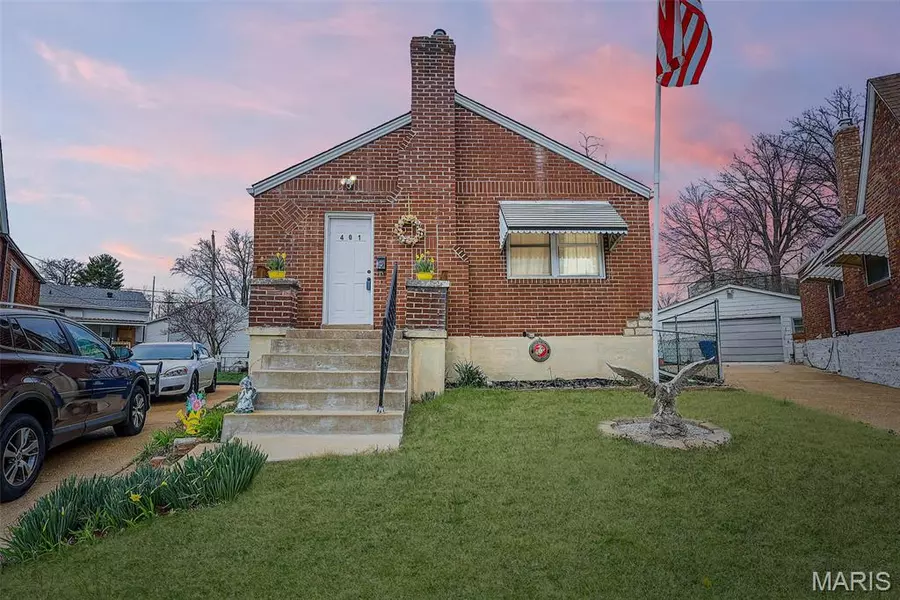 401 Winston DR, St Louis, MO 63125