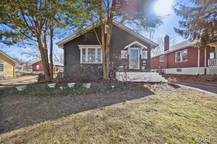 9008 Sherland AVE, St Louis, MO 63114