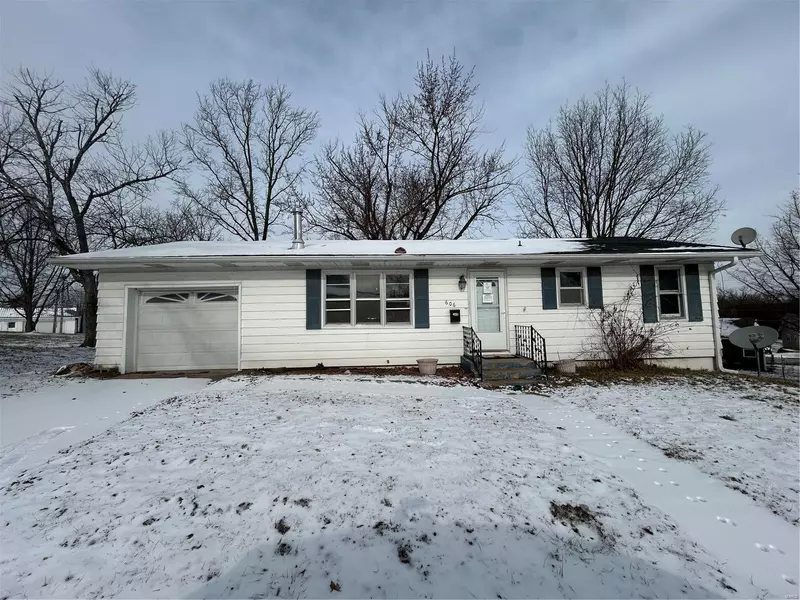 606 Cooper AVE, Paris, MO 65275